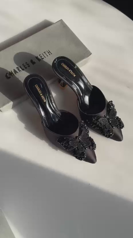 "A Big sale Of Combo , Bag and sandals"