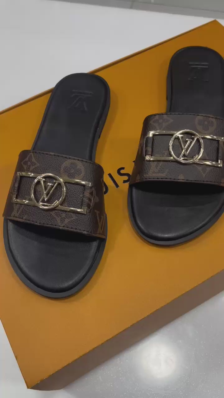 LOUIS VUITTON Flats